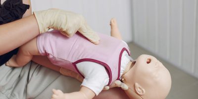 formation rcr pour sauver adulte, enfant et nourrissons